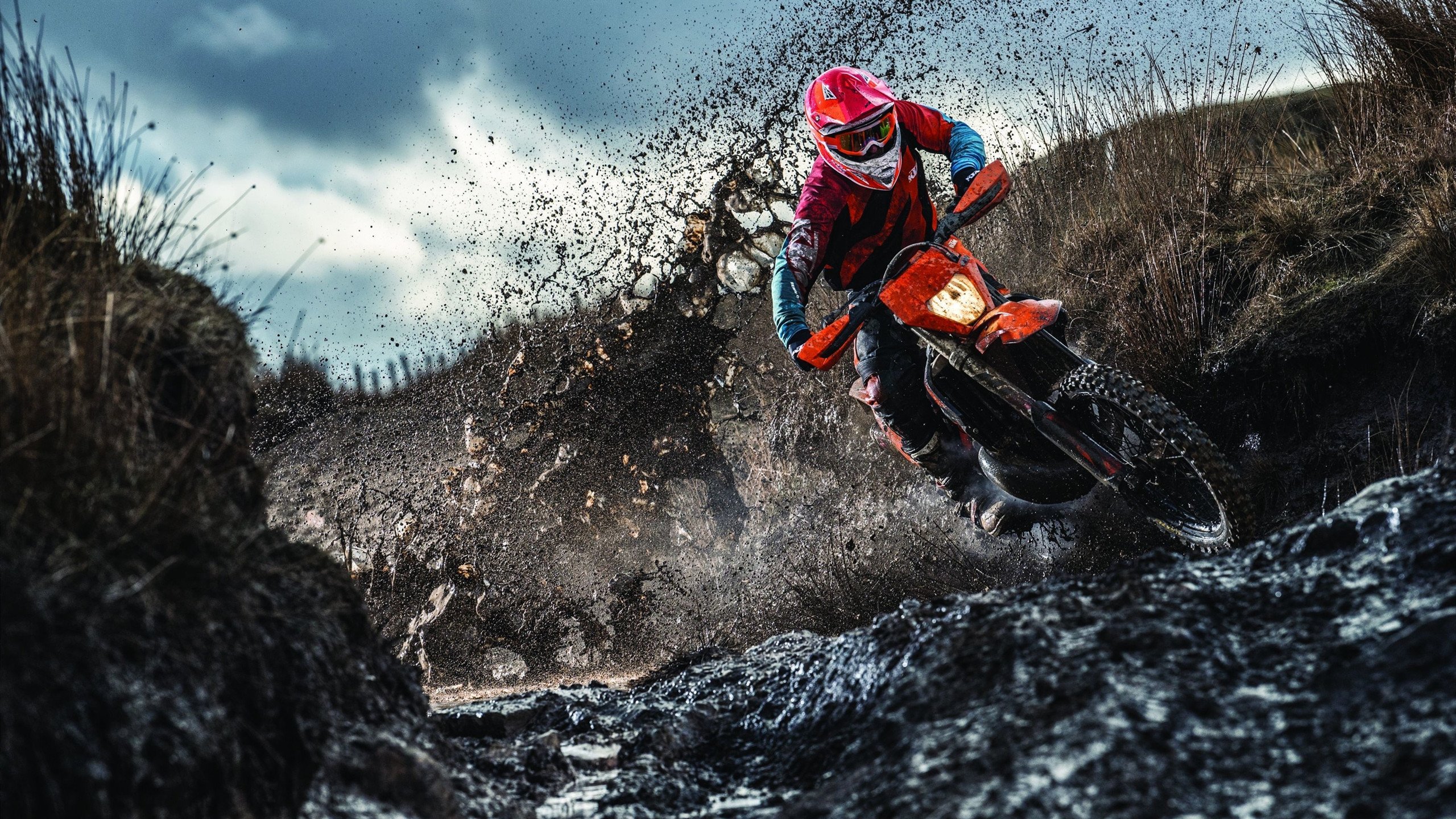 勇士在最后两分钟狂砍15分,库里连续三次远距离三分帮助球队完成惊天逆转!